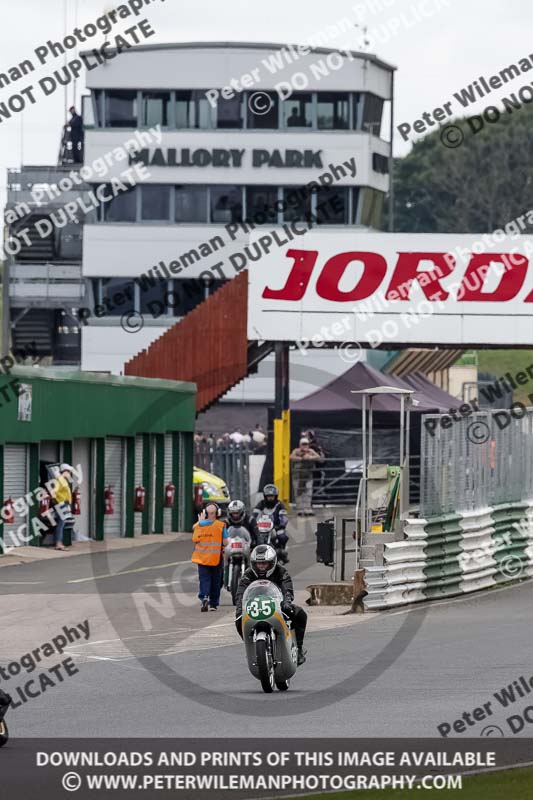 Vintage motorcycle club;eventdigitalimages;mallory park;mallory park trackday photographs;no limits trackdays;peter wileman photography;trackday digital images;trackday photos;vmcc festival 1000 bikes photographs